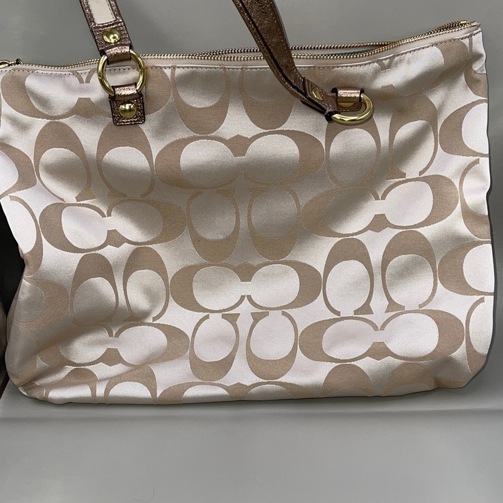 Coach Poppy Bronze Beige and Cream Signature Shoulder Bag 2 hangtags Gorgeous - Picture 7 of 10